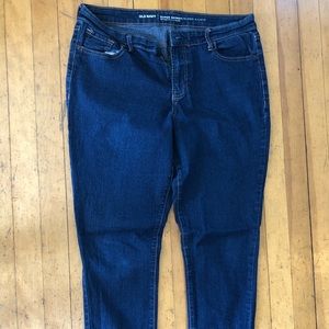 Old Navy Women’s Super Skinny Dark awash Size 12